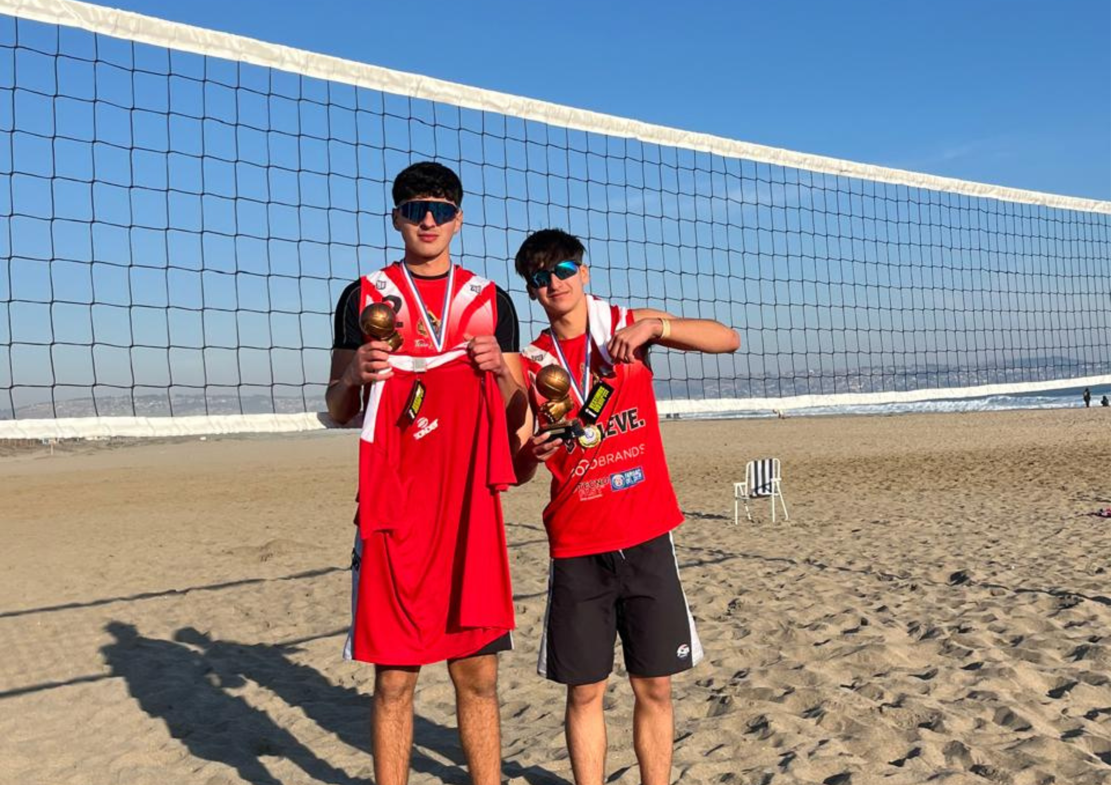 Nicolás Domínguez, estudiante de IV°C, se corona campeón nacional en beach volley sub 19