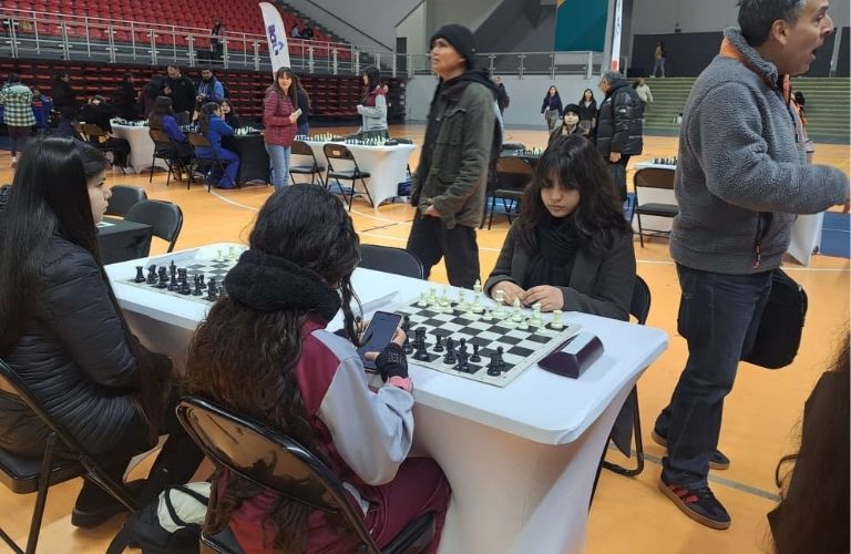 Logró cuatro victorias: Emilia Larenas participó en la final regional de los Juegos Deportivos Escolares