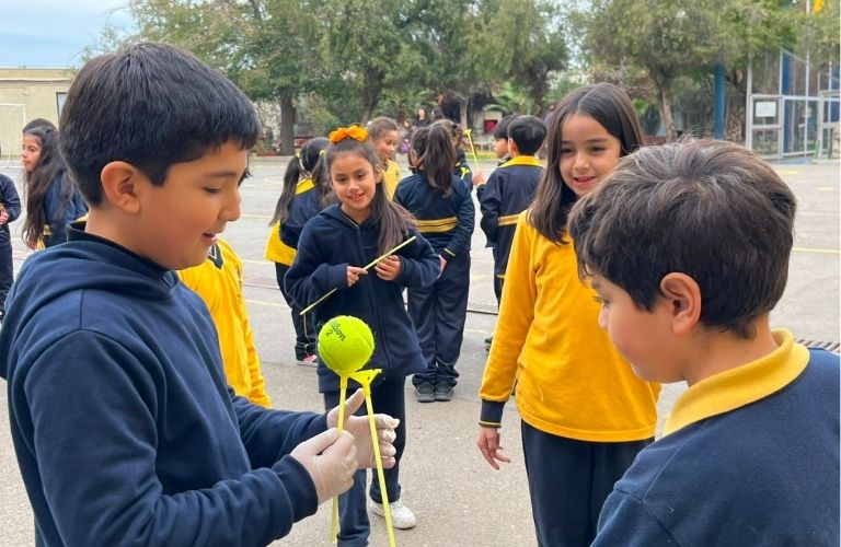 Estudiantes de 3.º y 4.º Básico compartieron sus aprendizajes en el cierre de las Academias
