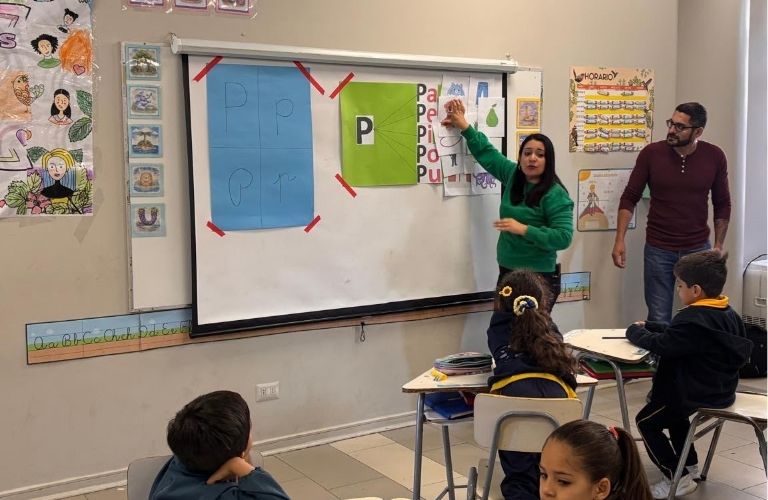 ¡De la A a la Z en familia! Primeros Básicos de Colegio Mayor Tobalaba viven un “Abecedario Memorable”