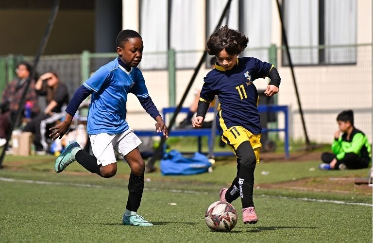 Colegio Mayor Tobalaba lideró la primera fase de la LIFUC y clasificó sus cinco categorías a la Copa de Oro