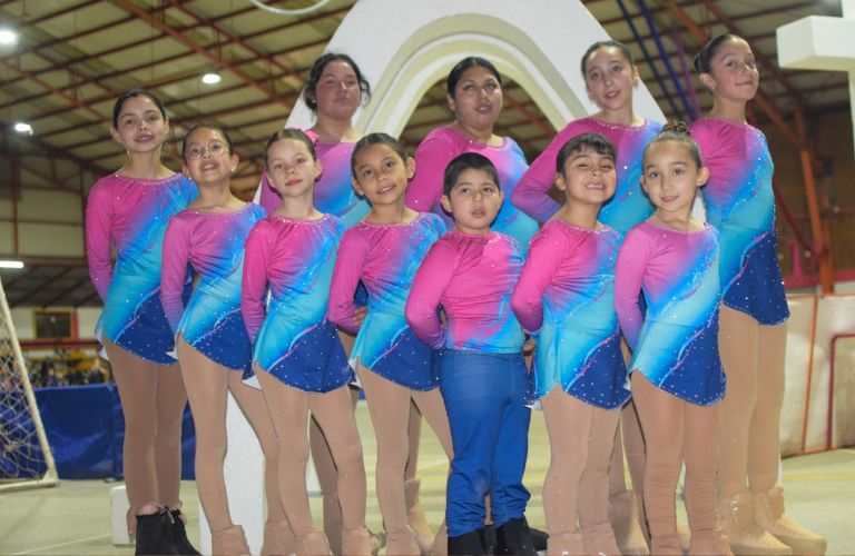 Talento sobre ruedas: estudiantes de Colegio Mayor Tobalaba destacan en Chillán